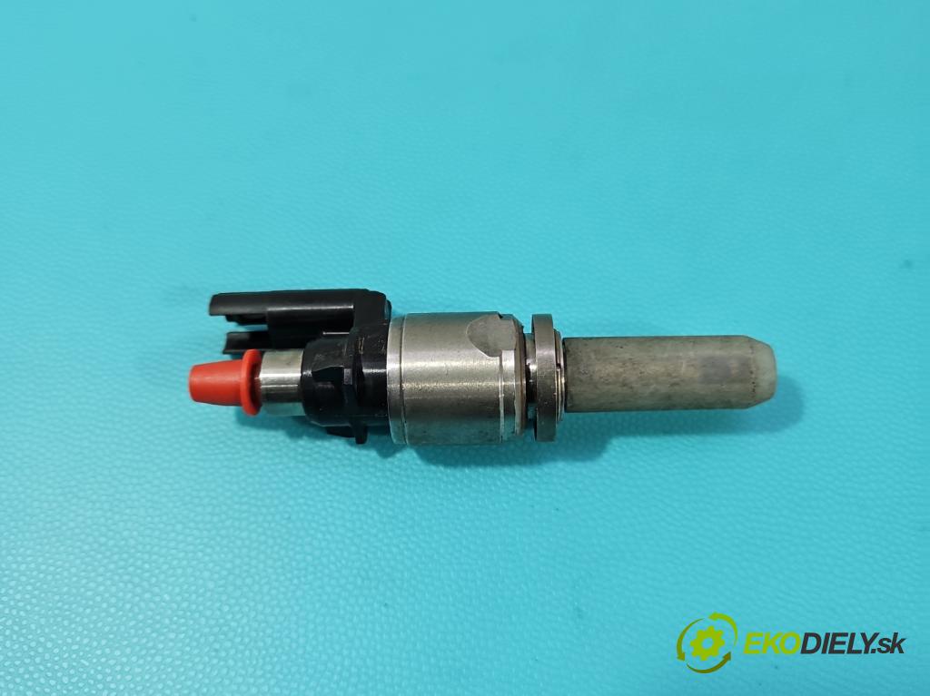 Volvo S90 II 2016- 2.0 T 320KM automatic 235 kW 1969 cm3 4- vstřikovač 31336653 (Vstřikovač paliva)