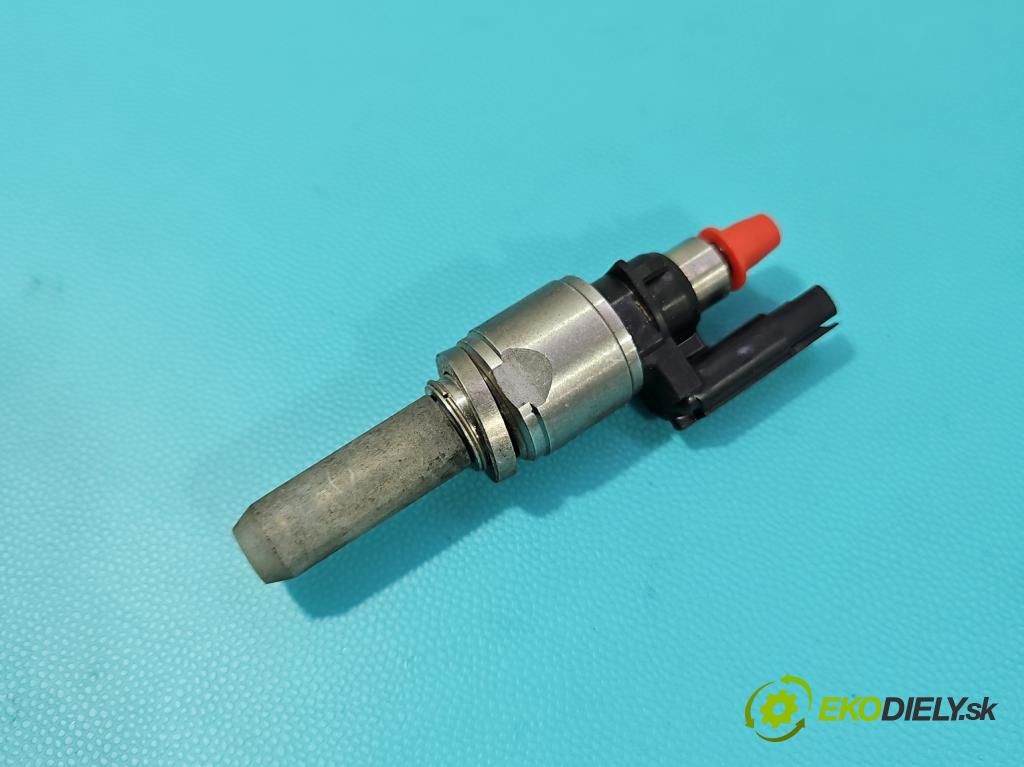 Volvo S90 II 2016- 2.0 T 320KM automatic 235 kW 1969 cm3 4- vstřikovač 31336653 (Vstřikovač paliva)