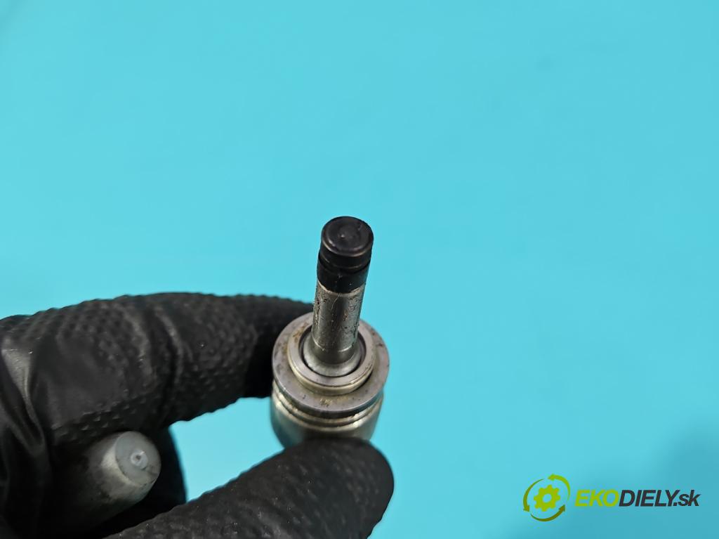 Volvo S90 II 2016- 2.0 T 320KM automatic 235 kW 1969 cm3 4- vstřikovač 31336653 (Vstřikovač paliva)