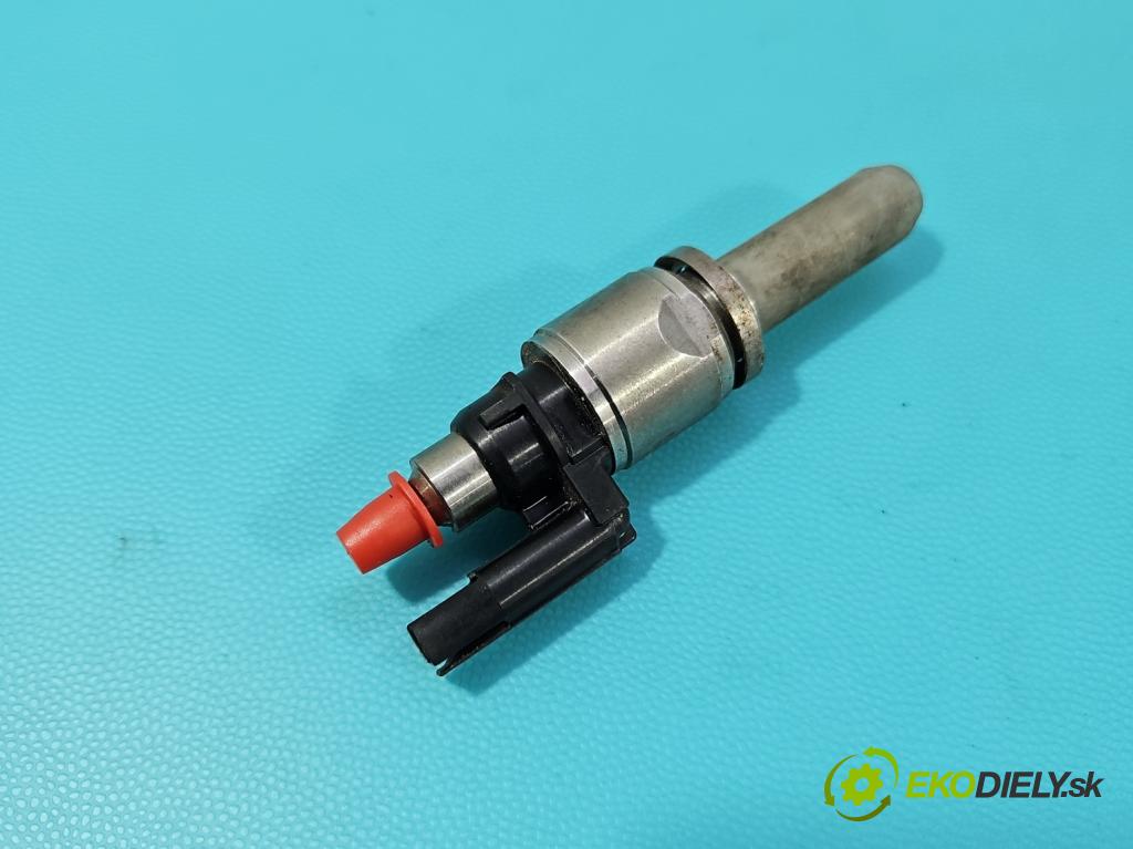 Volvo S90 II 2016- 2.0 T 320KM automatic 235 kW 1969 cm3 4- vstřikovač 31336653 (Vstřikovač paliva)