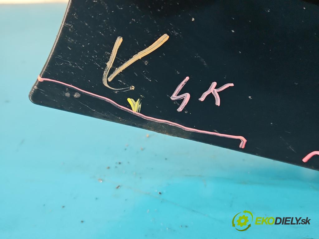 Audi A4 B8 2007-2015 2.0 tdi 143 HP manual 105 kW 1968 cm3 5- blatník predné pravý  (Kľučka dverí ostatné)