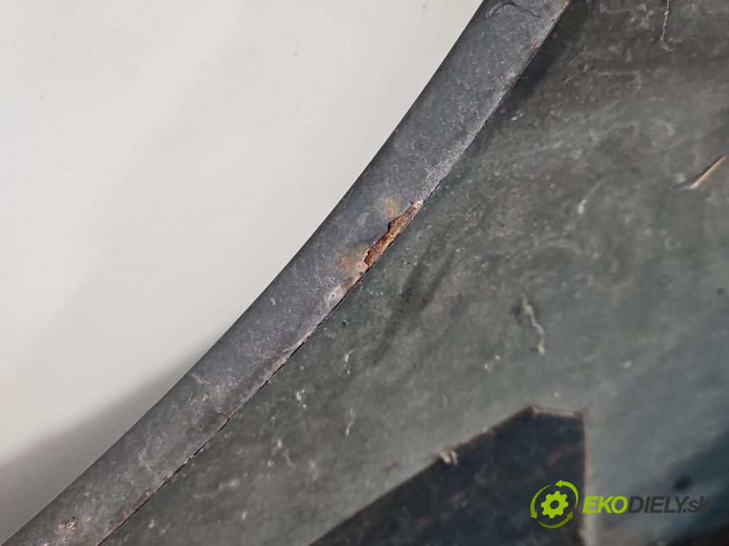 Audi A4 B8 2007-2015 2.0 tdi 143 HP manual 105 kW 1968 cm3 5- blatník predné pravý  (Kľučka dverí ostatné)