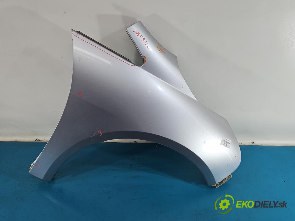 Mitsubishi Grandis 2.0 DID 136 HP manual 100 kW 1968 cm3 5- blatník predné pravý  (Kľučka dverí ostatné)