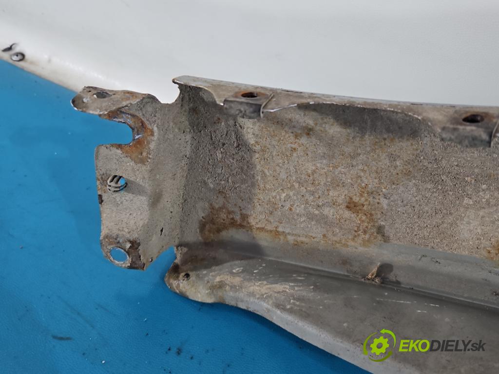 Mitsubishi Grandis 2.0 DID 136 HP manual 100 kW 1968 cm3 5- blatník predné pravý  (Kľučka dverí ostatné)