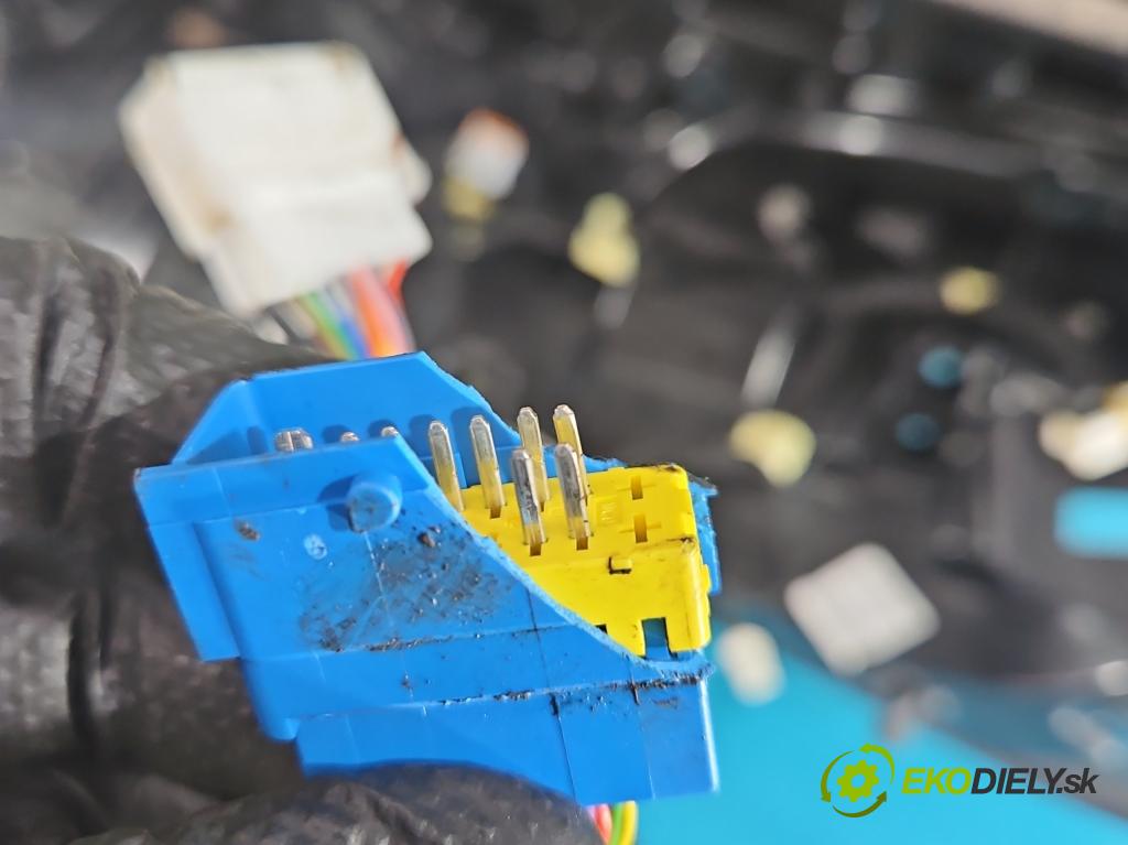 Peugeot 508 II 2018- 1.6 224hp automatic 165 kW 1598 cm3 5- zadna kufor  (Kapota zadná (kufor))