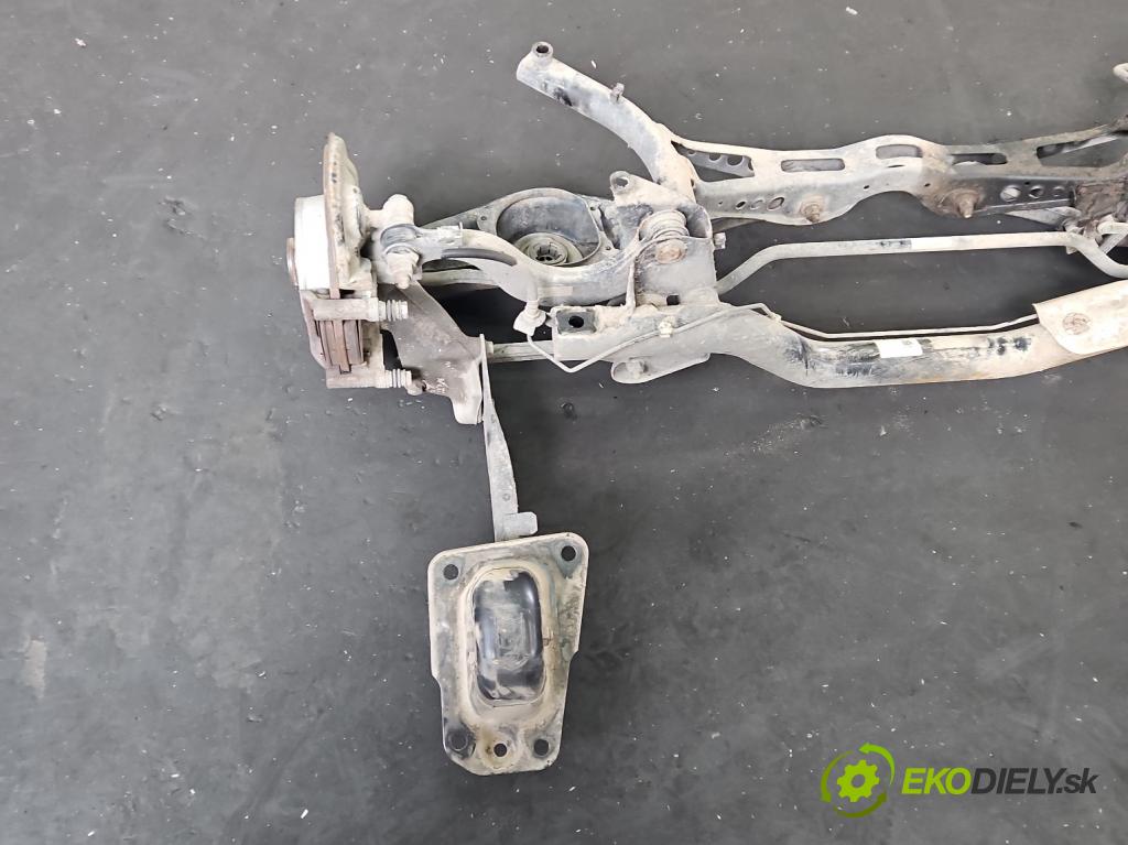 Skoda Octavia III 2013- 2.0 TSI 190 HP automatic 140 kW 1984 cm3 5- zadna výstuha 5Q0505315H (Výstuha zadná)