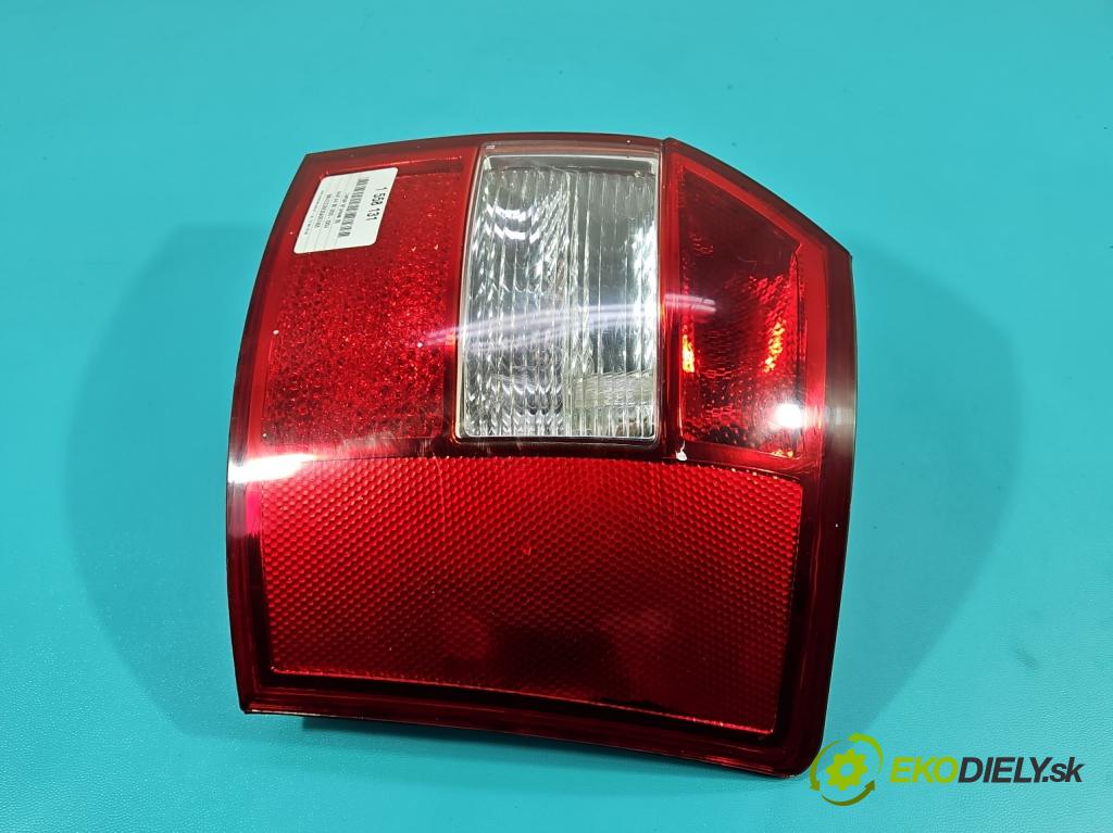 Audi A4 B6 2000-2004 1.9 tdi 116 HP manual 85 kW 1896 cm3 5- svetlo / reflektor zadné pravé  (Kľučka dverí ostatné)