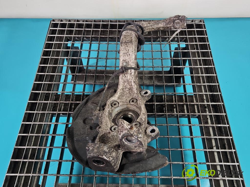 Audi A4 B6 2000-2004 1.9 tdi 116 HP manual 85 kW 1896 cm3 5- náboj pravé  (Náboj kolesa)