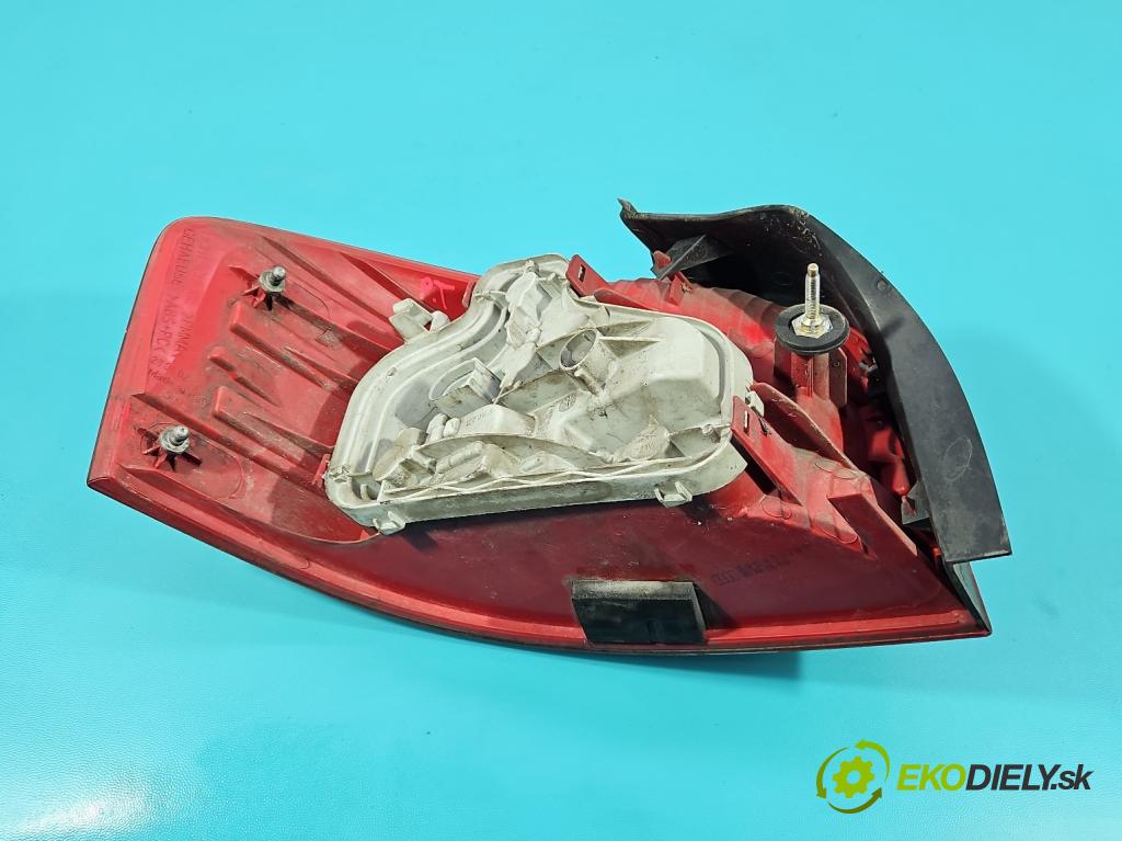 Audi A3 8P 2003-2012 2.0 tdi 140 HP manual 103 kW 1968 cm3 3- svetlo / reflektor zadné pravé 8P0945096 (Kľučka dverí ostatné)