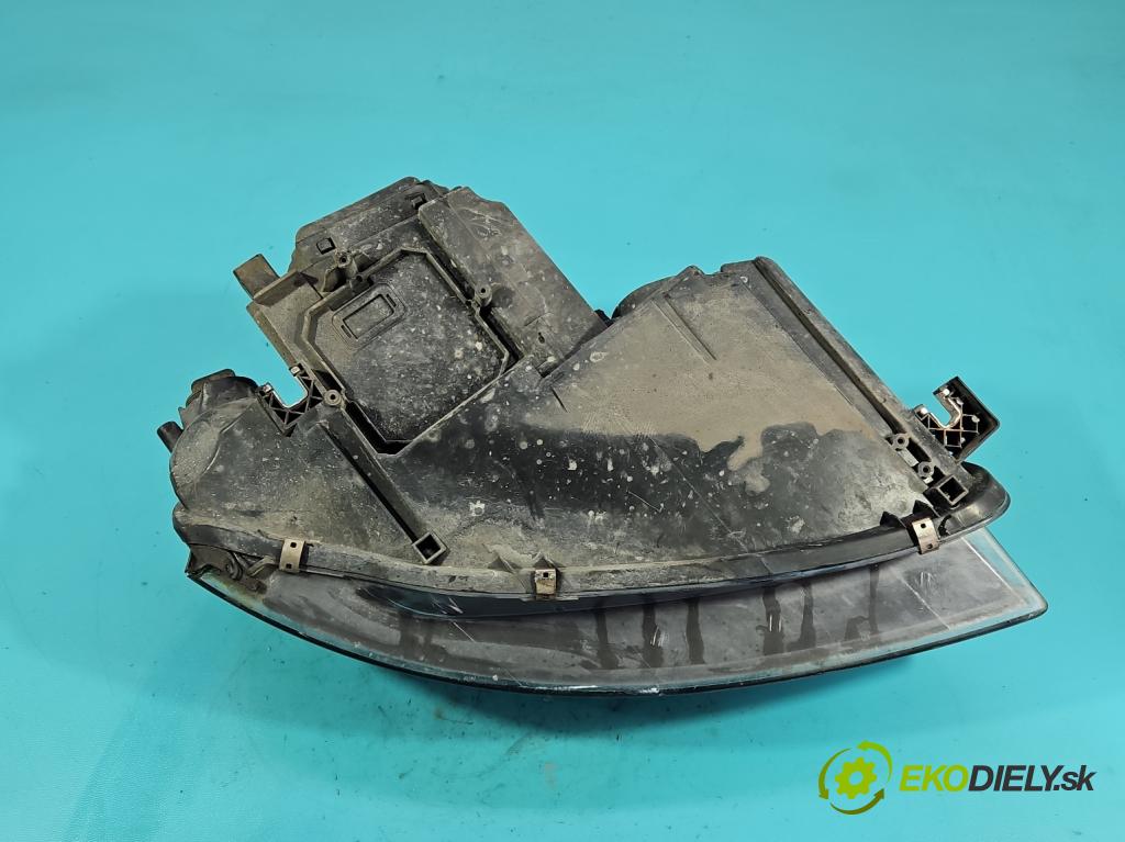 Audi A3 8P 2003-2012 2.0 tdi 140 HP manual 103 kW 1968 cm3 3- Reflektor: ľavý  (Kľučka dverí ostatné)