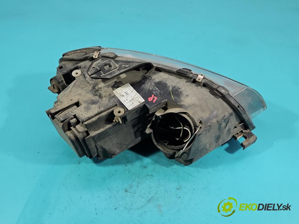 Audi A3 8P 2003-2012 2.0 tdi 140 HP manual 103 kW 1968 cm3 3- Reflektor: ľavý  (Kľučka dverí ostatné)