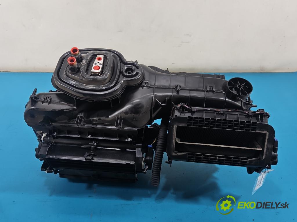 Skoda Octavia III 2013- 2.0 TSI 190 hp automatic 140 kW 1984 cm3 5- radiátor 5Q0907511A (Radiátor topení)