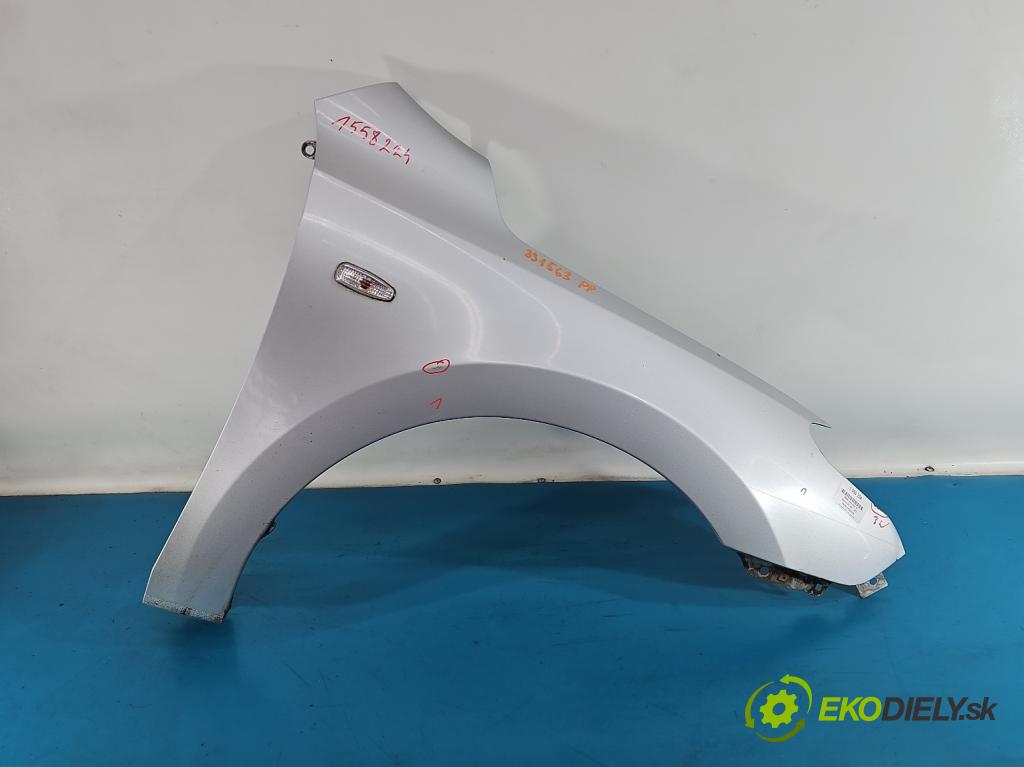 Hyundai I30 I 2007-2012 1.6 16V 126 HP manual 92.7 kW 1591 cm3 5- blatník predné pravý  (Kľučka dverí ostatné)