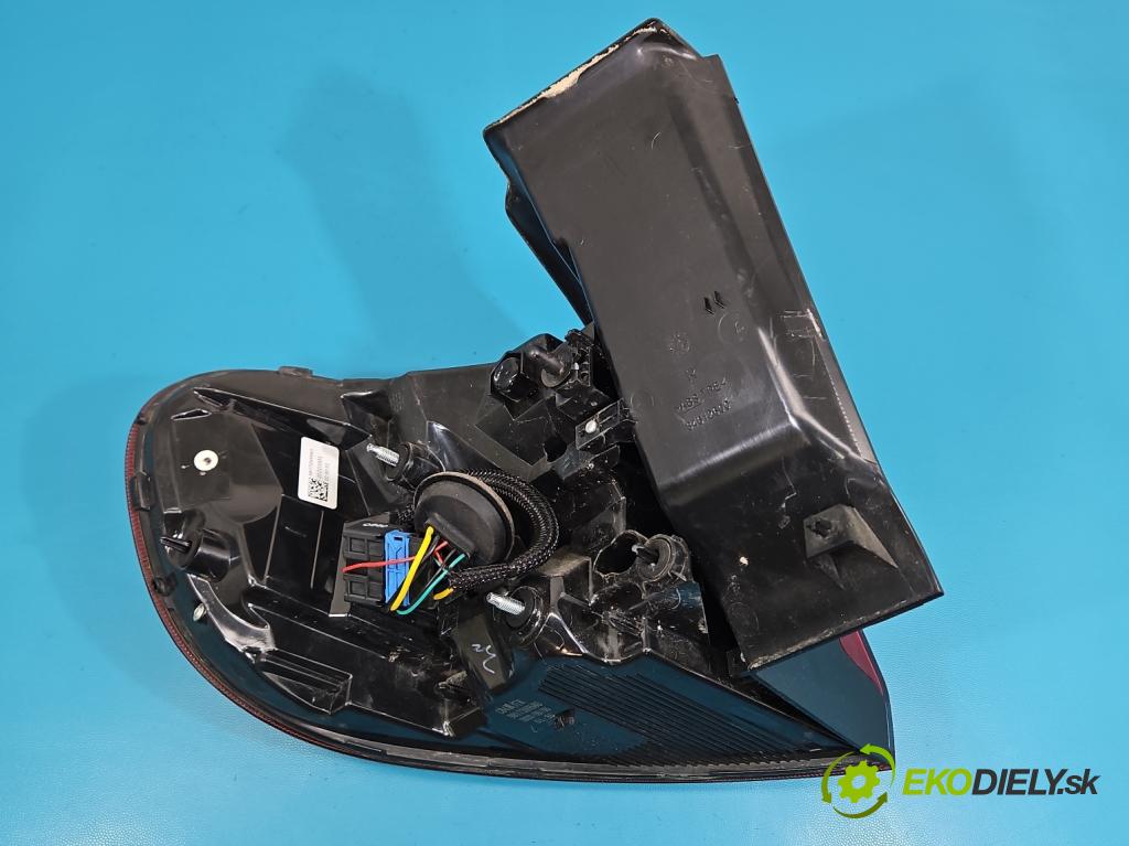 Citroen C5 Aircross 17-25 1.2 T 131 HP manual 96 kW 1199 cm3 5- svetlo / reflektor zadné pravé 9817269580 (Kľučka dverí ostatné)