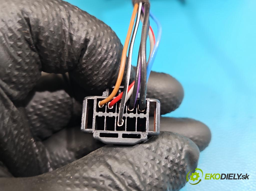 Citroen C5 Aircross 17-25 1.2 T 131 HP manual 96 kW 1199 cm3 5- zrkadlo ľavé  (Kľučka dverí ostatné)