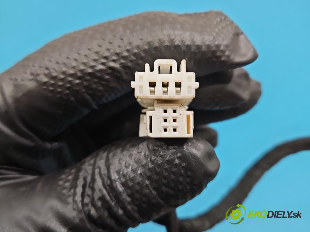 Peugeot 508 II 2018- 1.6 224hp automatic 165 kW 1598 cm3 5- Aktuátor: kufrové dvere ľavý 9835557980