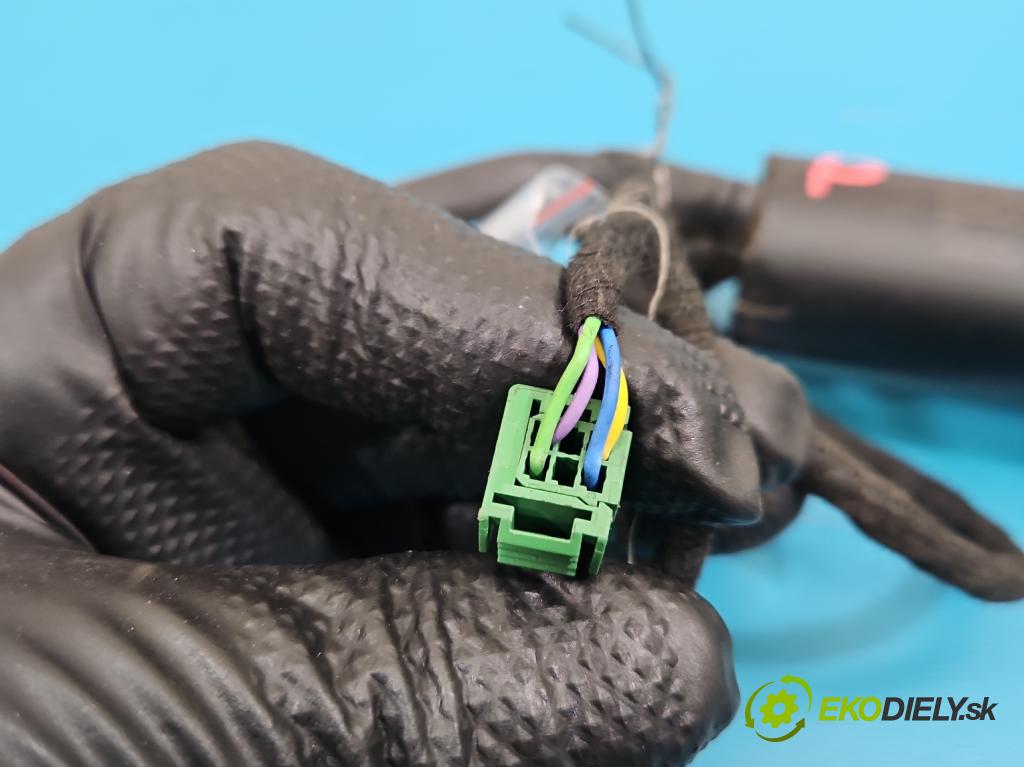 Peugeot 508 II 2018- 1.6 224 hp automatic 165 kW 1598 cm3 5- Aktuátor: kufrových dveří pravý 9835557580