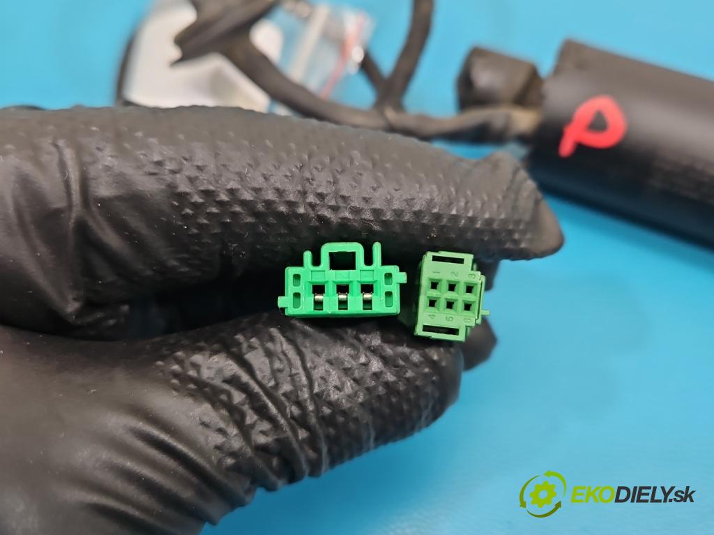 Peugeot 508 II 2018- 1.6 224 hp automatic 165 kW 1598 cm3 5- Aktuátor: kufrových dveří pravý 9835557580