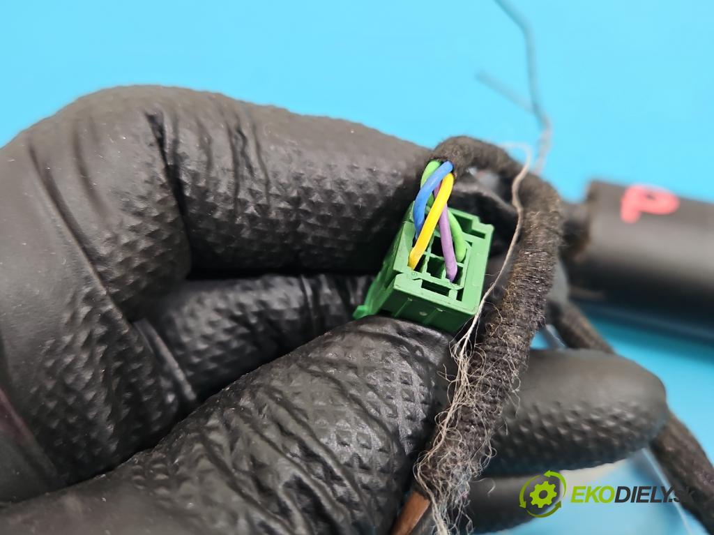 Peugeot 508 II 2018- 1.6 224 hp automatic 165 kW 1598 cm3 5- Aktuátor: kufrových dveří pravý 9835557580