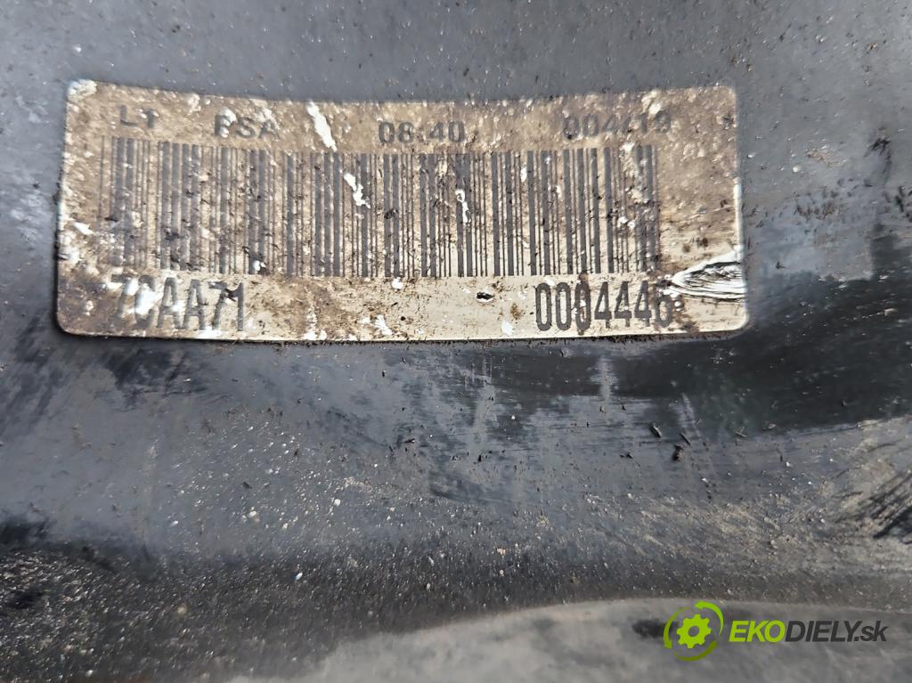 Peugeot 508 II 2018- 1.6 224hp automatic 165 kW 1598 cm3 5- výstuha motora