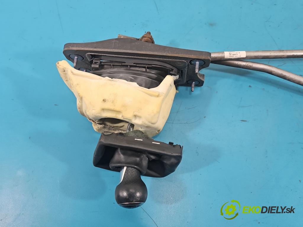 Audi A4 B8 2007-2015 2.0 tdi 143 HP manual 105 kW 1968 cm3 5- Páka: Změny: stupeň,rýchlosť 8K0711025P (Rýchlostná páka (kulisa))