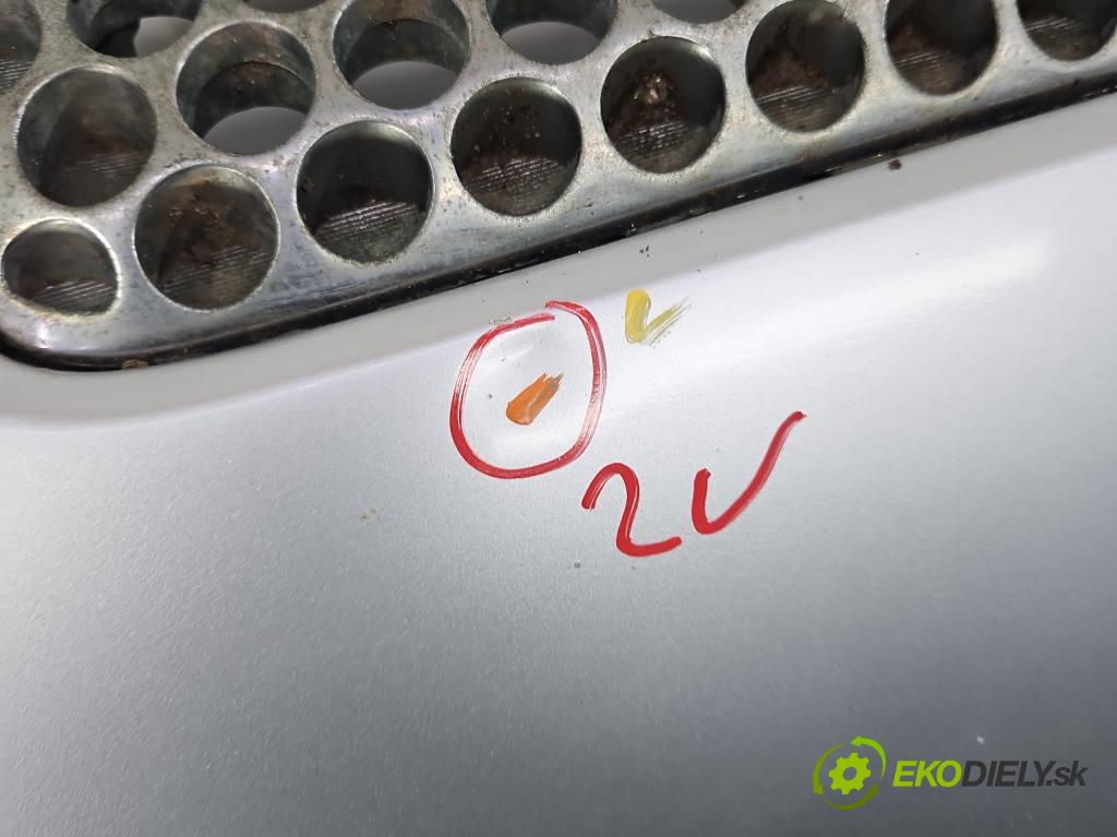 Toyota Yaris I 1999-2005 1.0 vvti 68 HP manual 50 kW 998 cm3 5- kapota predná