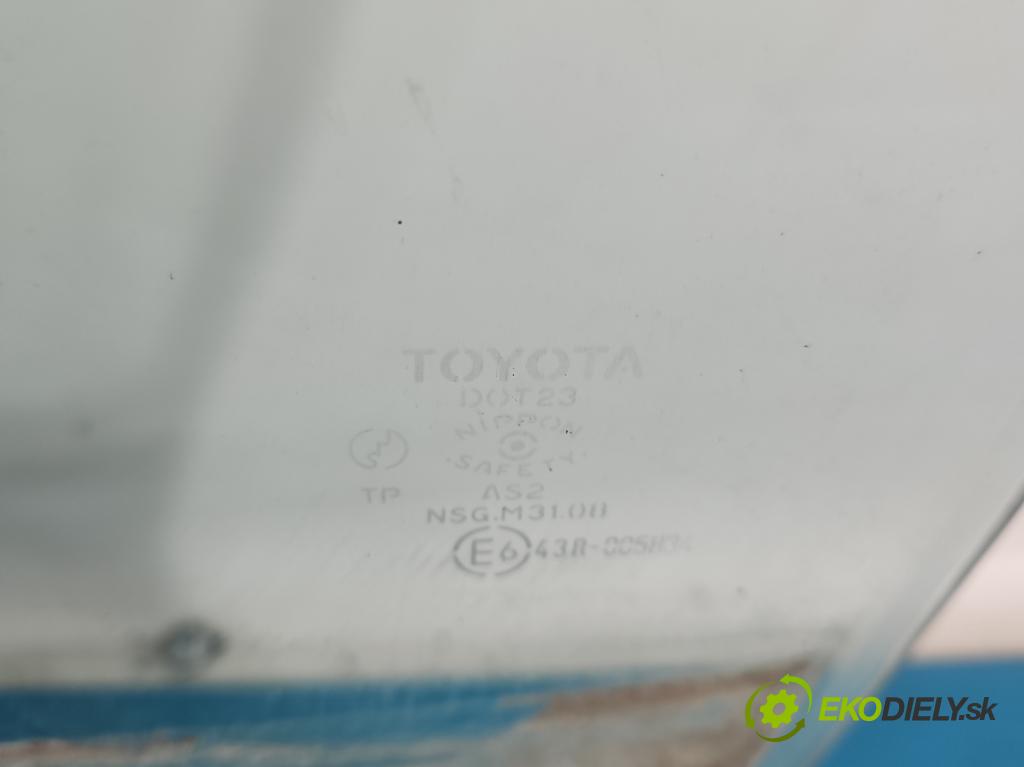 Toyota Yaris I 1999-2005 1.0 vvti 68 HP manual 50 kW 998 cm3 5- sklo dvere predné ľavé