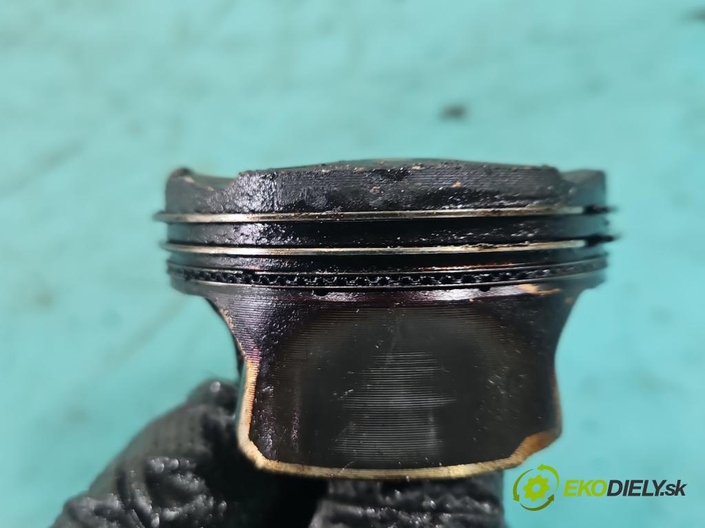 Dacia Sandero II 2012-2020 1.0 12V 73 HP manual 54 kW 999 cm3 5- piest  (Piest)