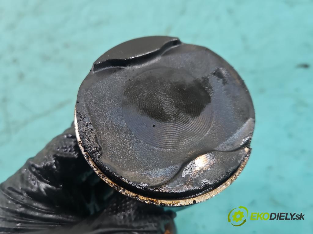 Dacia Sandero II 2012-2020 1.0 12V 73 HP manual 54 kW 999 cm3 5- piest  (Piest)