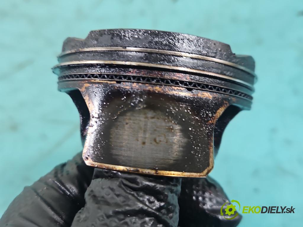 Dacia Sandero II 2012-2020 1.0 12V 73 HP manual 54 kW 999 cm3 5- piest  (Piest)