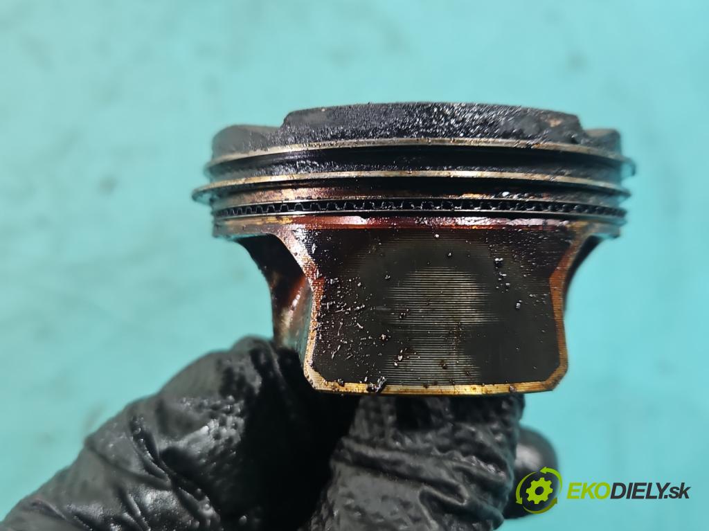 Dacia Sandero II 2012-2020 1.0 12V 73 HP manual 54 kW 999 cm3 5- piest  (Piest)