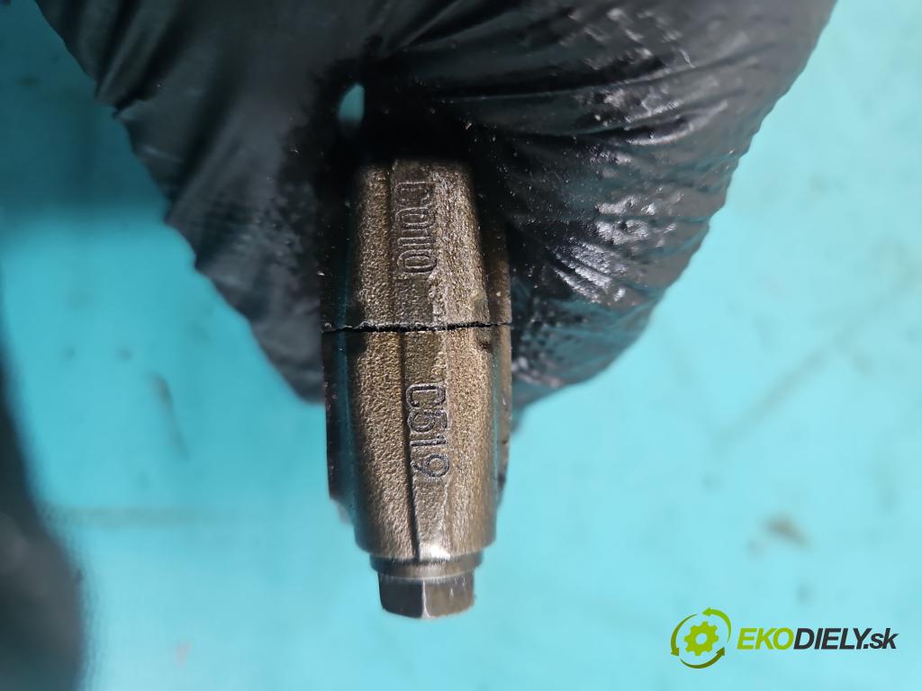 Dacia Sandero II 2012-2020 1.0 12V 73 HP manual 54 kW 999 cm3 5- piest  (Piest)