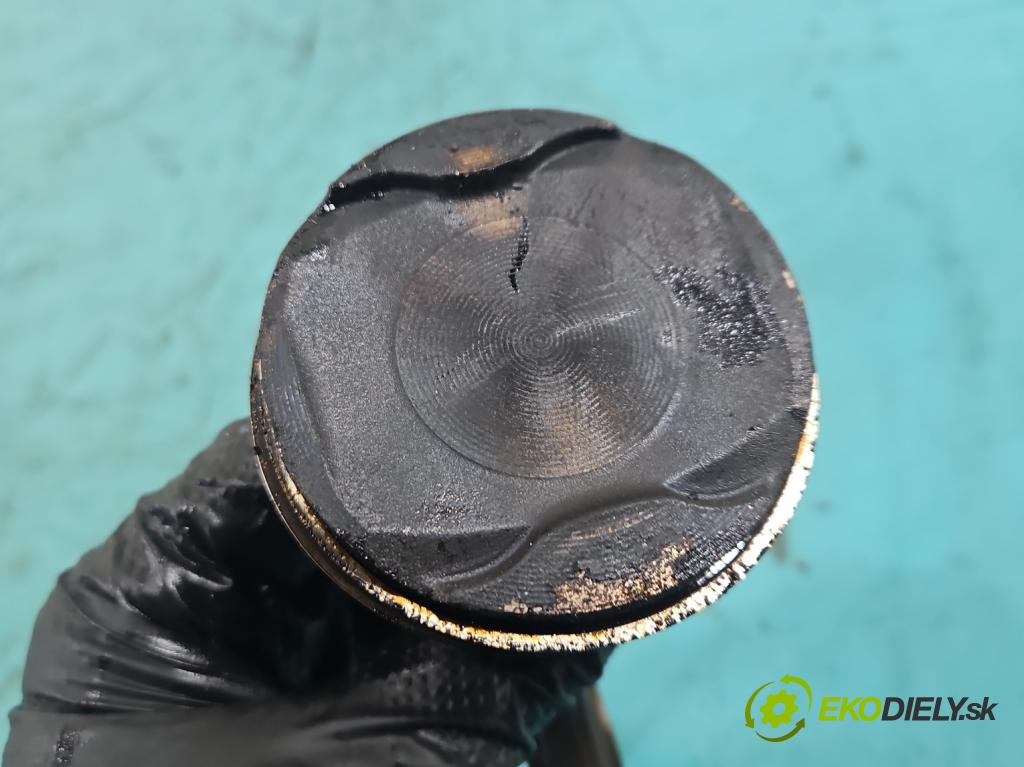 Dacia Sandero II 2012-2020 1.0 12V 73 HP manual 54 kW 999 cm3 5- piest  (Piest)