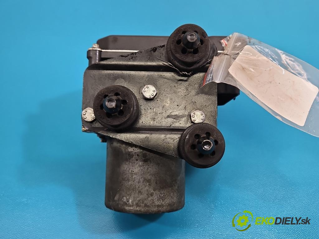 Audi A4 B8 2007-2015 2.0 tdi 143 HP manual 105 kW 1968 cm3 5- čerpadlo abs 8K0614517ED (Pumpa ABS)