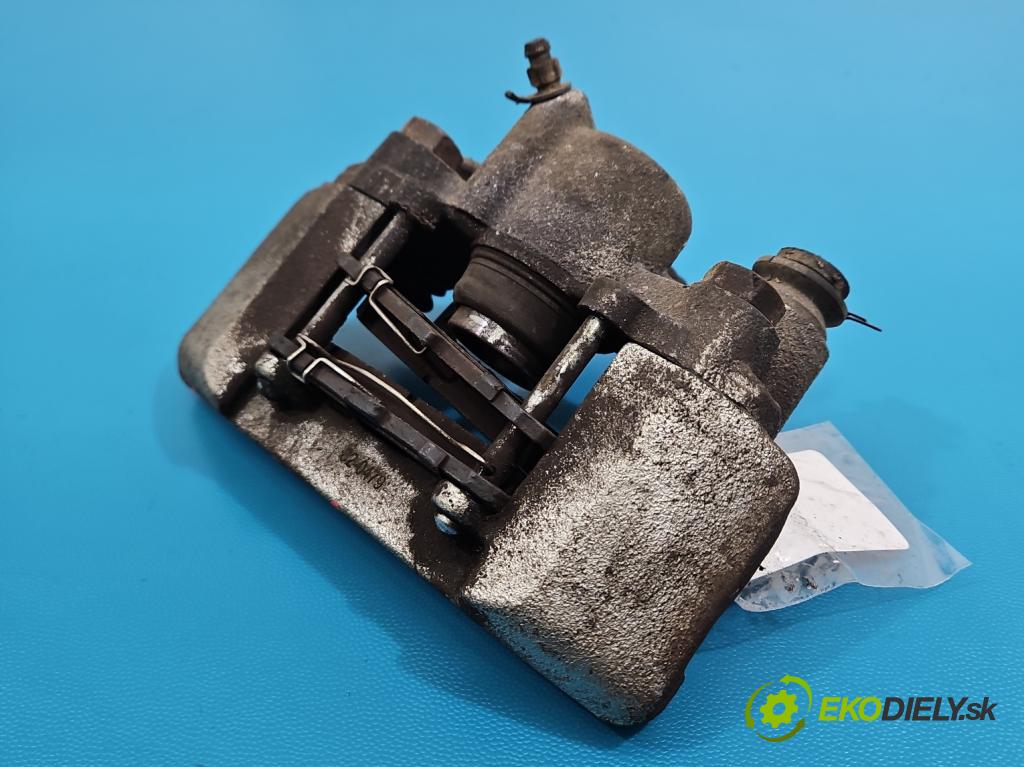 Toyota Yaris I 1999-2005 1.0 vvti 68 hp manual 50 kW 998 cm3 5- brzdič zadní levý  (Klika dveří ostatní)