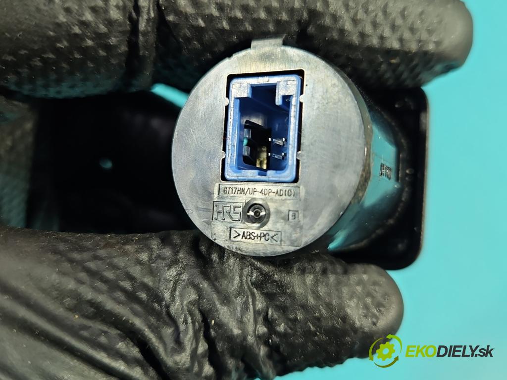 Suzuki SX4 S-Cross 2013-2021 1.4 T 129 HP manual 95 kW 1373 cm3 5- zásuvka USB