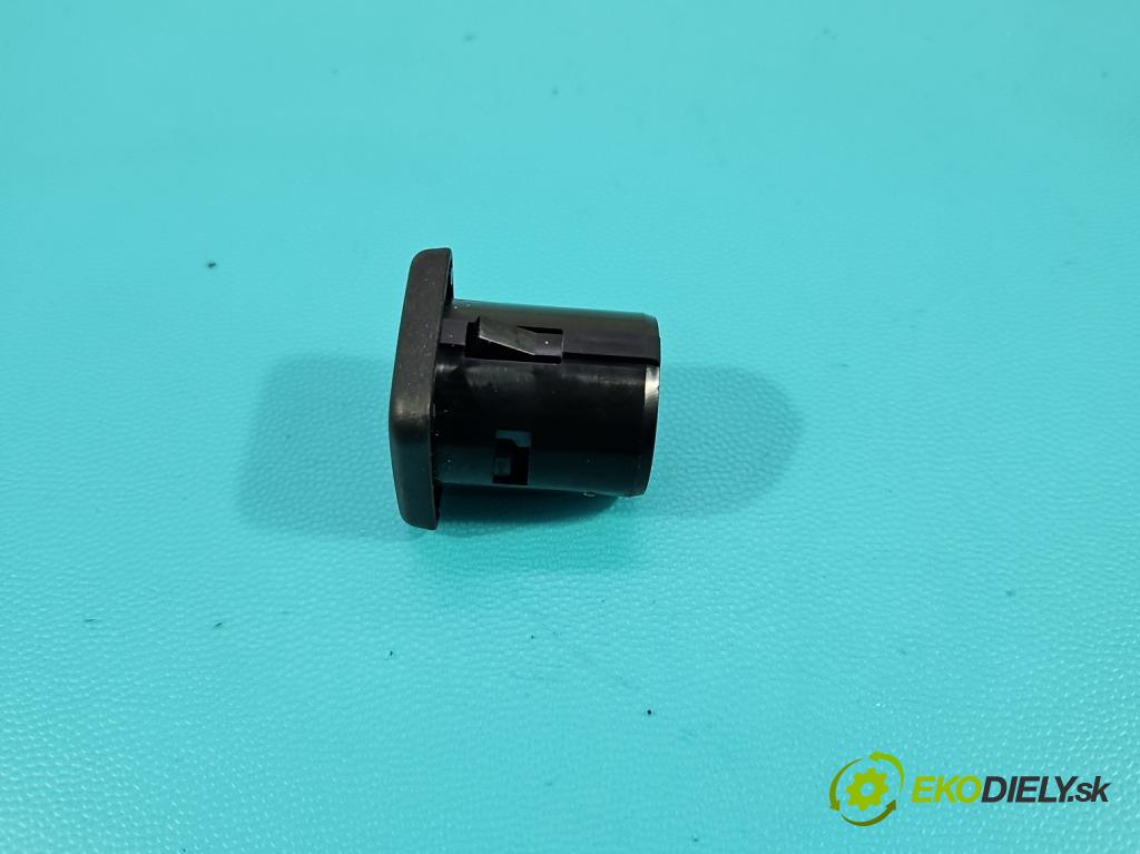 Suzuki SX4 S-Cross 2013-2021 1.4 T 129 HP manual 95 kW 1373 cm3 5- zásuvka USB