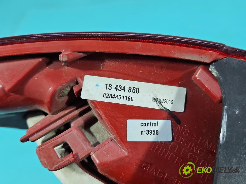 Opel Meriva B 2010-2017 1.4 16V 101 HP manual 74 kW 1398 cm3 5- svetlo / reflektor zadné pravé 13434860 (Kľučka dverí ostatné)