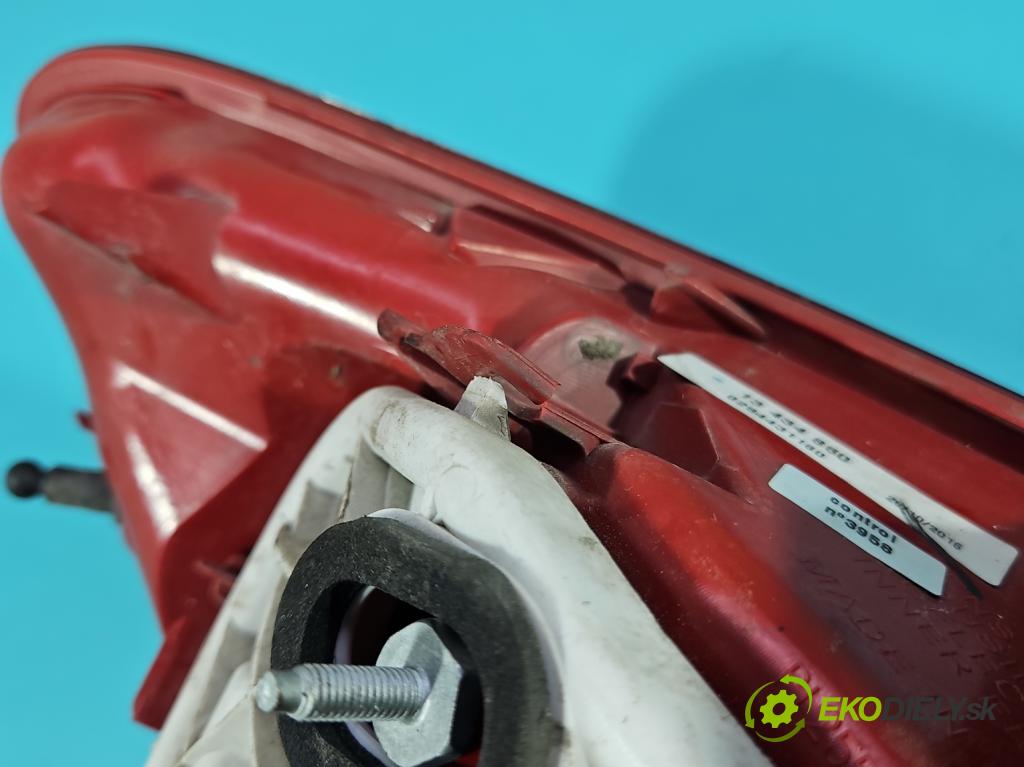 Opel Meriva B 2010-2017 1.4 16V 101 HP manual 74 kW 1398 cm3 5- svetlo / reflektor zadné pravé 13434860 (Kľučka dverí ostatné)