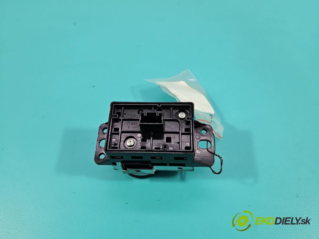 Suzuki SX4 S-Cross 2013-2021 1.4 T 129 HP manual 95 kW 1373 cm3 5- prepínač ostatné CZ983-0L06