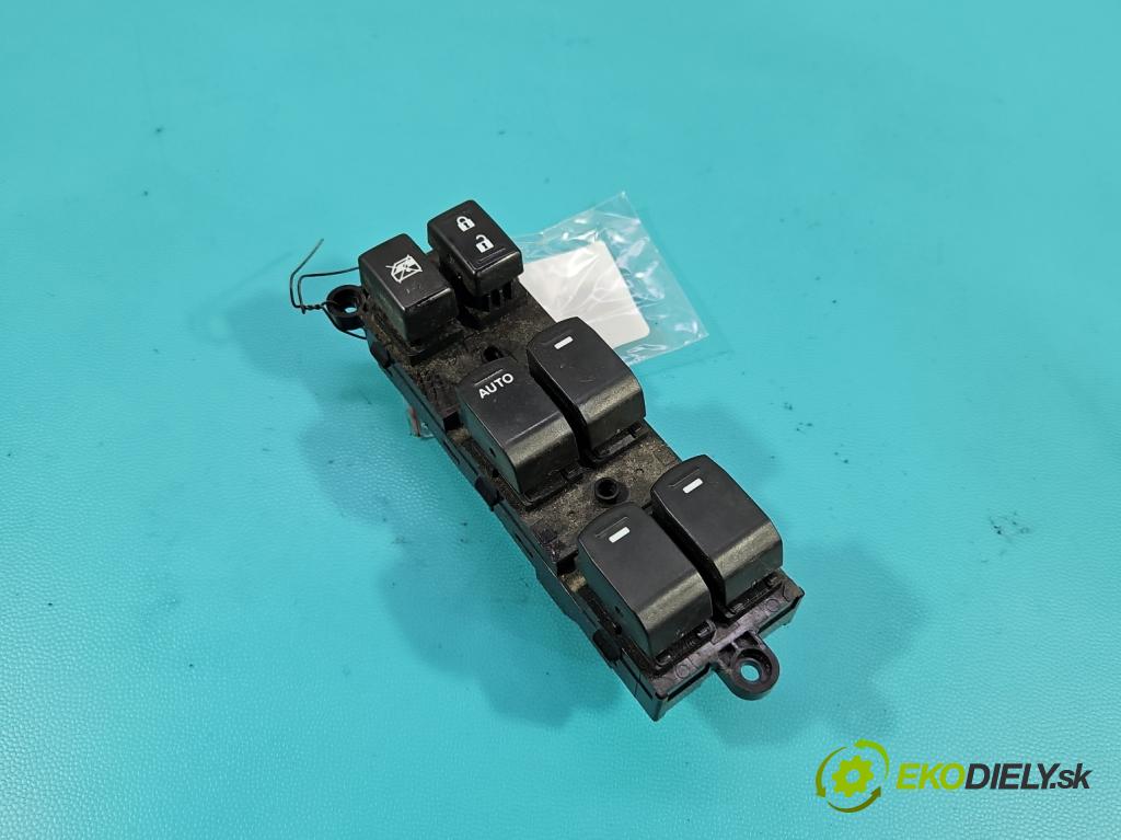 Suzuki SX4 S-Cross 2013-2021 1.4 T 129 HP manual 95 kW 1373 cm3 5- prepínač okien spätných zrkadiel 