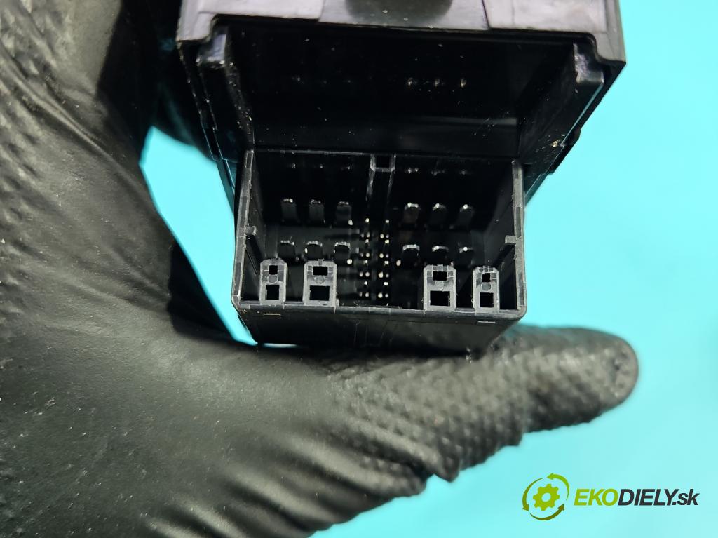 Suzuki SX4 S-Cross 2013-2021 1.4 T 129 HP manual 95 kW 1373 cm3 5- prepínač okien spätných zrkadiel