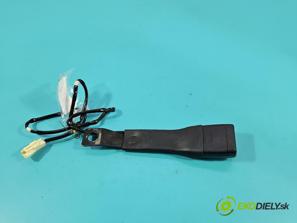 Suzuki SX4 S-Cross 2013-2021 1.4 T 129 hp manual 95 kW 1373 cm3 5- stěna bezpečnost přední pravý