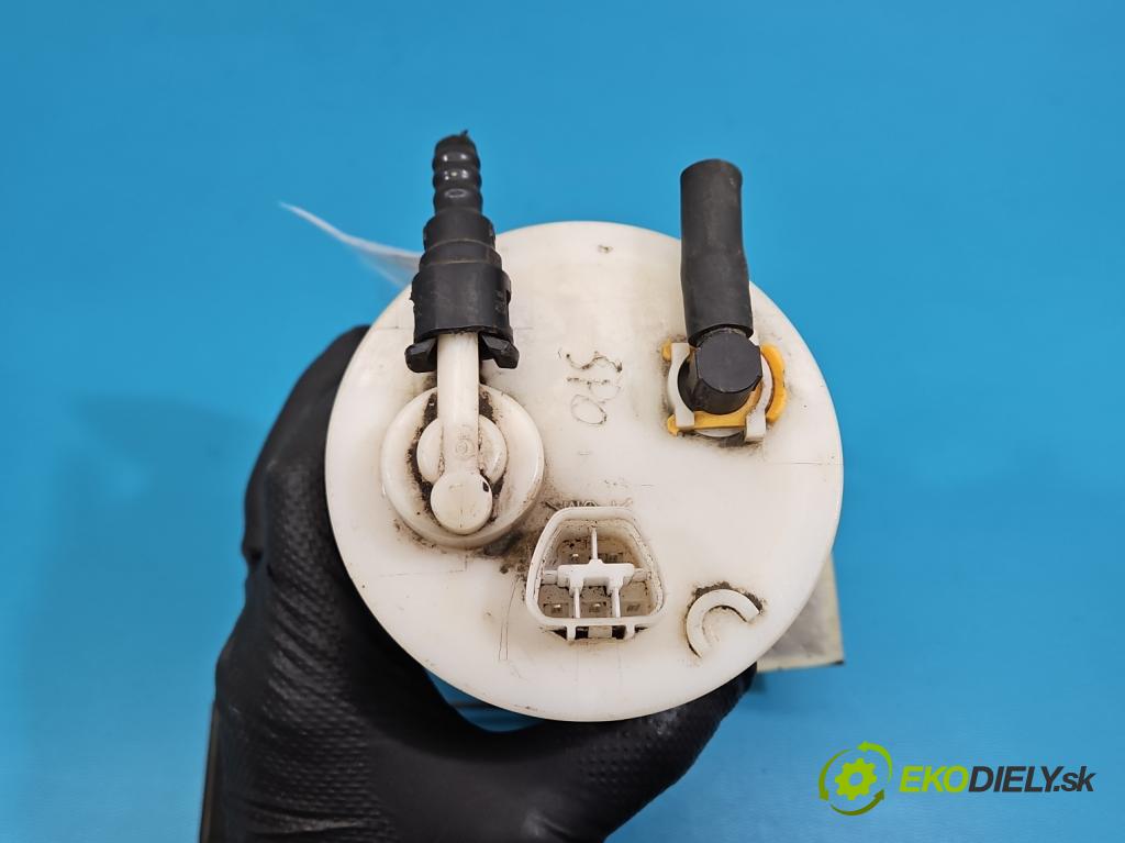 Toyota Yaris I 1999-2005 1.0 vvti 68 hp manual 50 kW 998 cm3 5- čerpadlo paliva