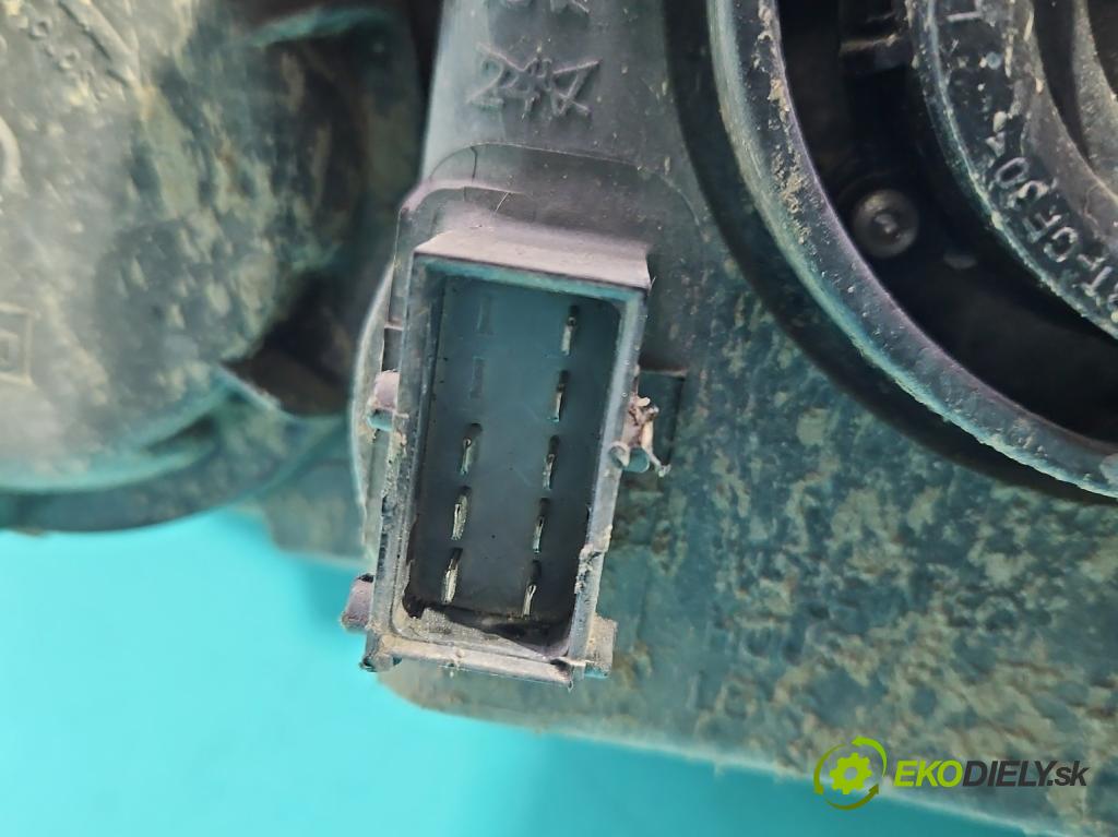 Opel Corsa C 2000-2006 1.2 16V 75 HP manual 55 kW 1199 cm3 5- Reflektor: pravý 13115007 (Svetlo predné pravé)