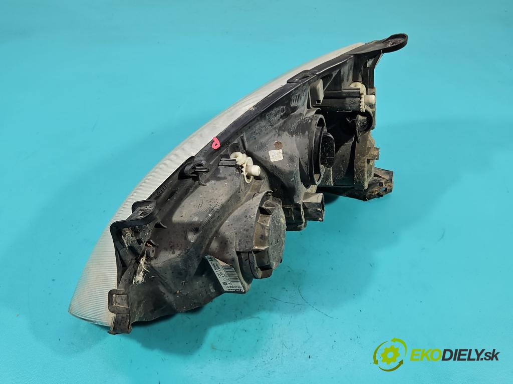 Opel Corsa C 2000-2006 1.2 16V 75 HP manual 55 kW 1199 cm3 5- Reflektor: pravý 13115007 (Svetlo predné pravé)