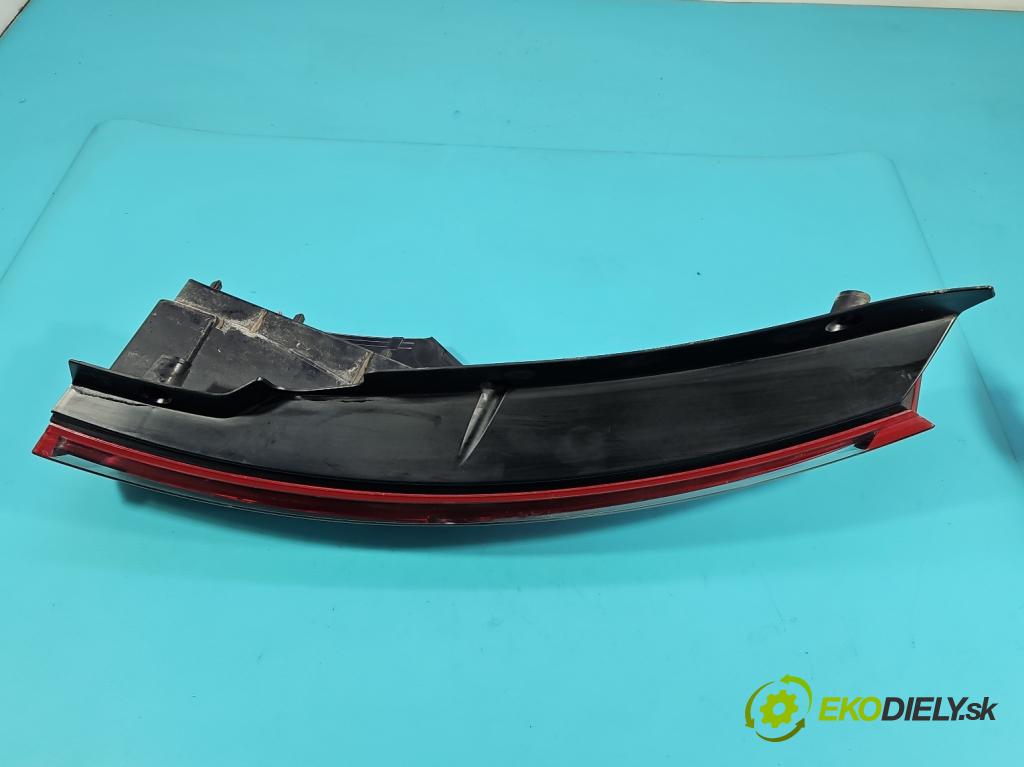 Citroen C4 Grand picasso I 2006-2013 2.0 16V 140 HP automatic 103 kW 1997 cm3 5- svetlo / reflektor zadné pravé  (Kľučka dverí ostatné)