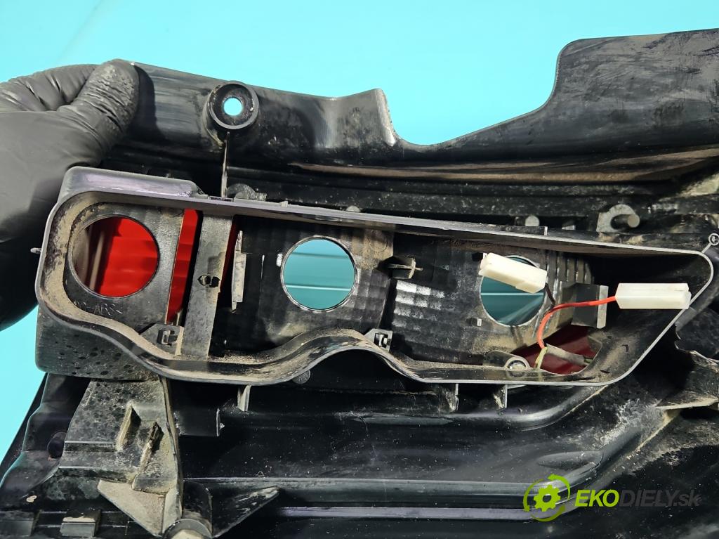 Citroen C4 Grand picasso I 2006-2013 2.0 16V 140 HP automatic 103 kW 1997 cm3 5- svetlo / reflektor zadné ľavé  (Kľučka dverí ostatné)