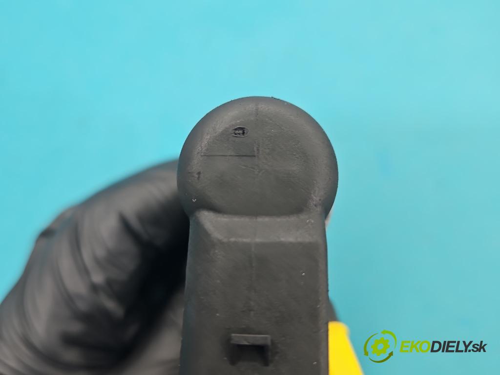 Ford Fiesta Mk6 2002-2008 1.4 tdci 68 hp manual 50 kW 1399 cm3 5- vstřikovač 9654551080 (Vstřikovač paliva)