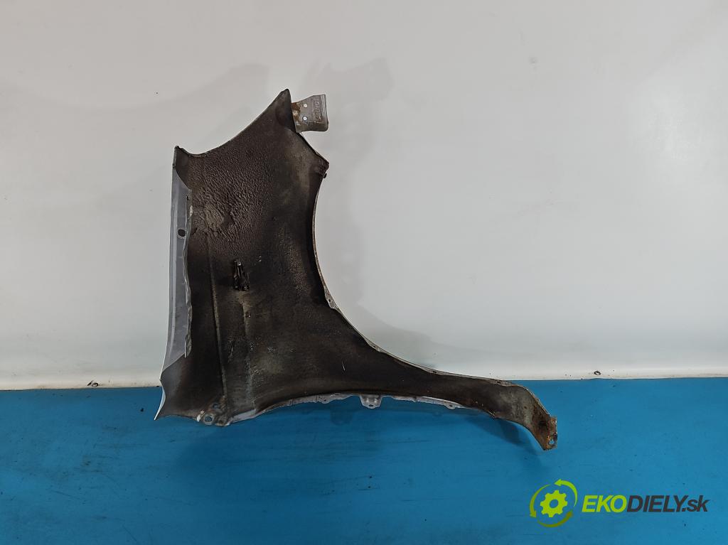 Toyota Yaris I 1999-2005 1.0 vvti 68 HP manual 50 kW 998 cm3 5- blatník predné ľavý  (Blatník predný ľavý)